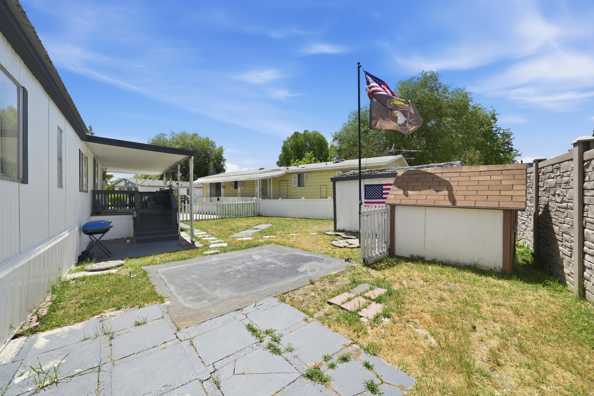 RIVERSIDE - Residential