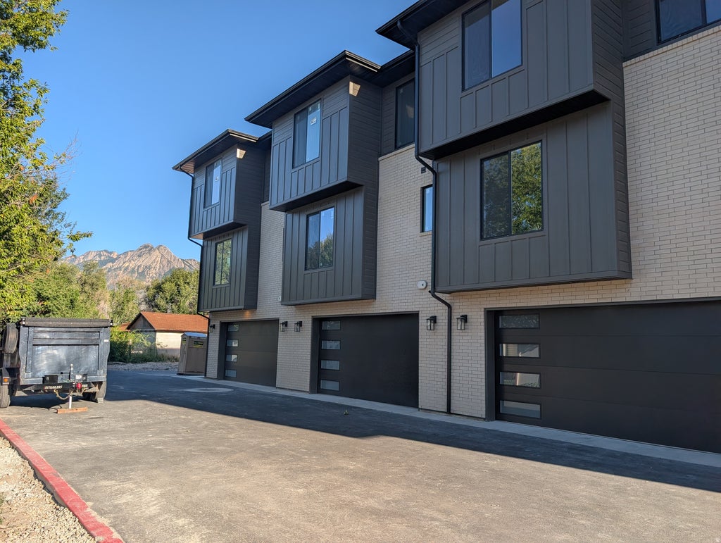 Photo of 4185 S 900 E #2, Millcreek, UT 84124 (MLS # 2183781)