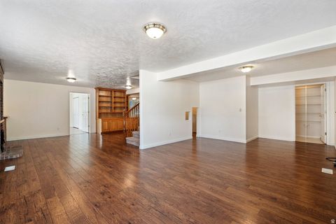 Tiny photo for 555 E 1600 S, Mapleton, UT 84664 (MLS # 2151279)