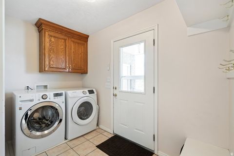 Tiny photo for 555 E 1600 S, Mapleton, UT 84664 (MLS # 2151279)