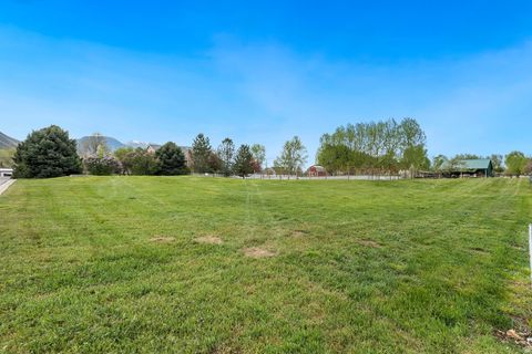 Tiny photo for 555 E 1600 S, Mapleton, UT 84664 (MLS # 2151279)