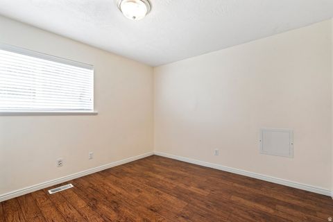 Tiny photo for 555 E 1600 S, Mapleton, UT 84664 (MLS # 2151279)