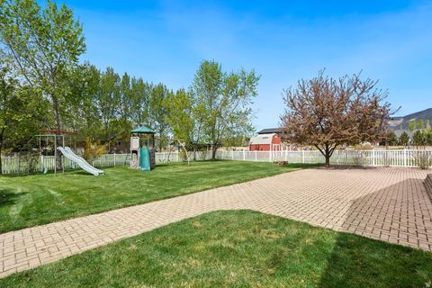 Tiny photo for 555 E 1600 S, Mapleton, UT 84664 (MLS # 2151279)