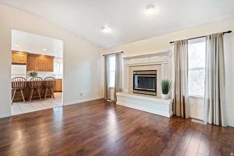 Tiny photo for 555 E 1600 S, Mapleton, UT 84664 (MLS # 2151279)