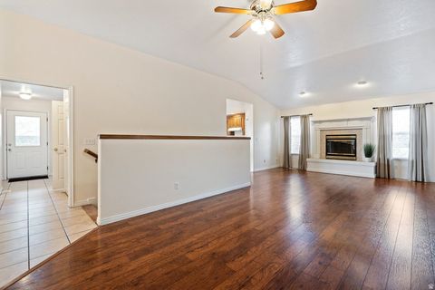 Tiny photo for 555 E 1600 S, Mapleton, UT 84664 (MLS # 2151279)