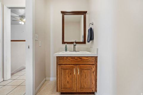 Tiny photo for 555 E 1600 S, Mapleton, UT 84664 (MLS # 2151279)