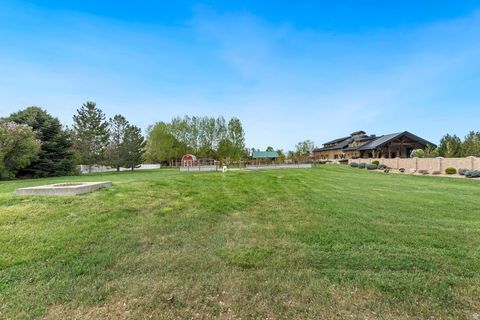 Tiny photo for 555 E 1600 S, Mapleton, UT 84664 (MLS # 2151279)