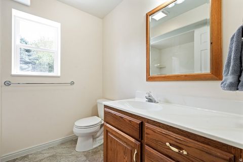 Tiny photo for 555 E 1600 S, Mapleton, UT 84664 (MLS # 2151279)