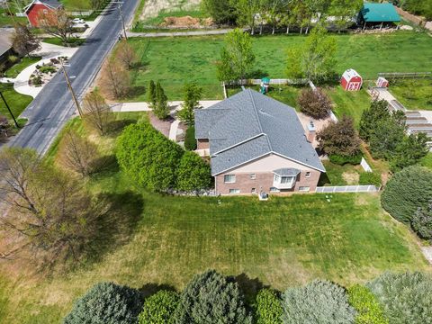 Tiny photo for 555 E 1600 S, Mapleton, UT 84664 (MLS # 2151279)