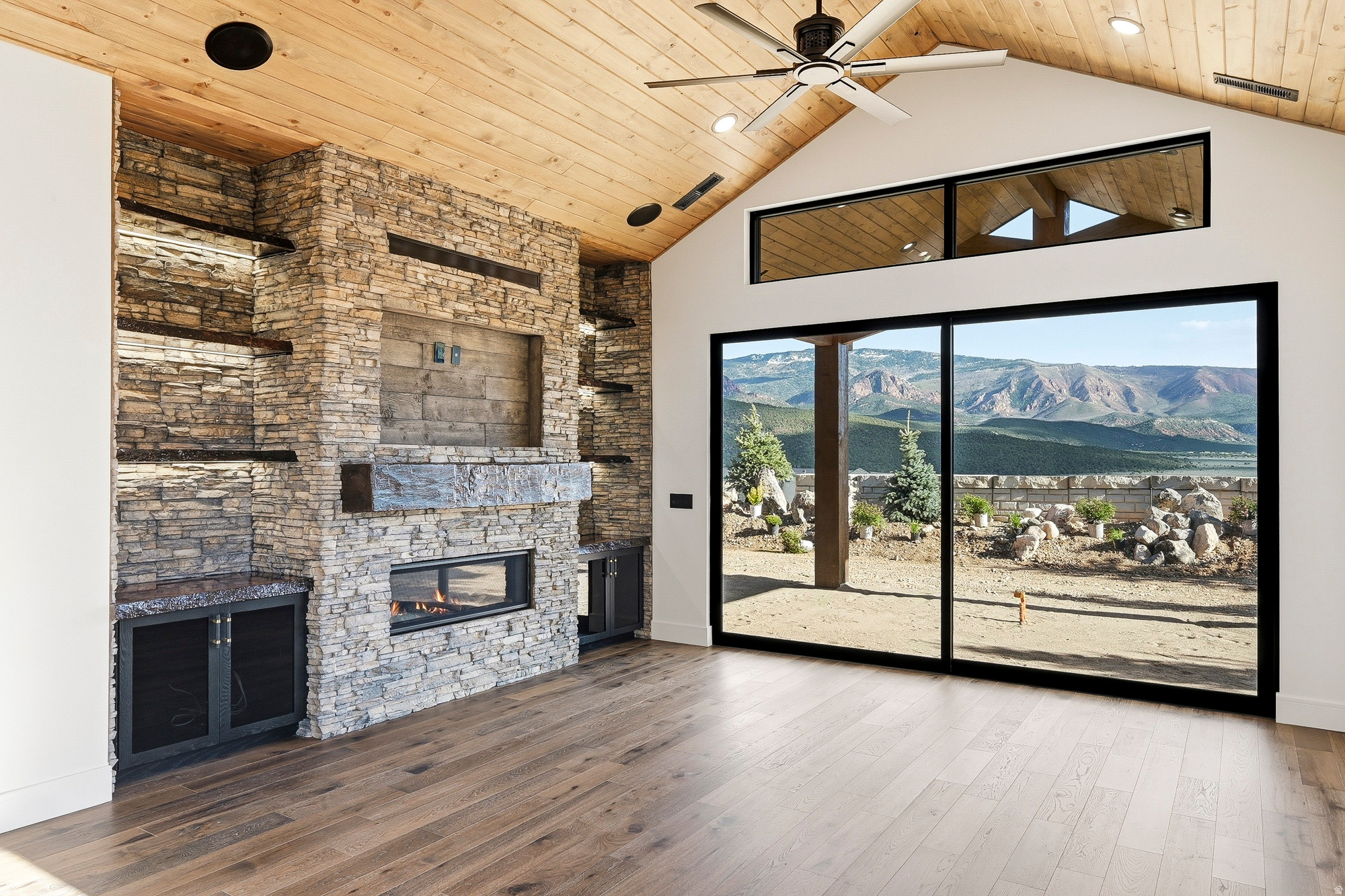 EAGLE RIDGE AT SOUTH MOUNTAIN - Residential
