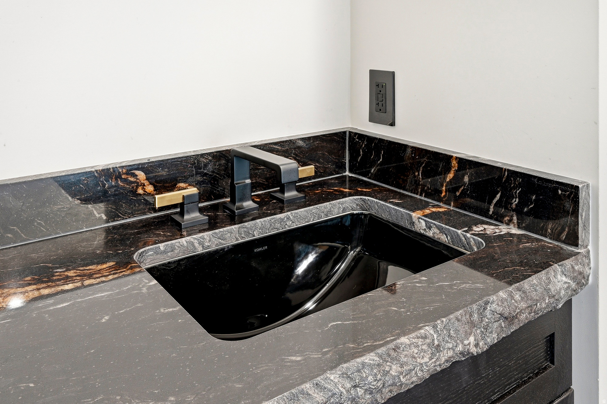 EAGLE RIDGE AT SOUTH MOUNTAIN - Residential