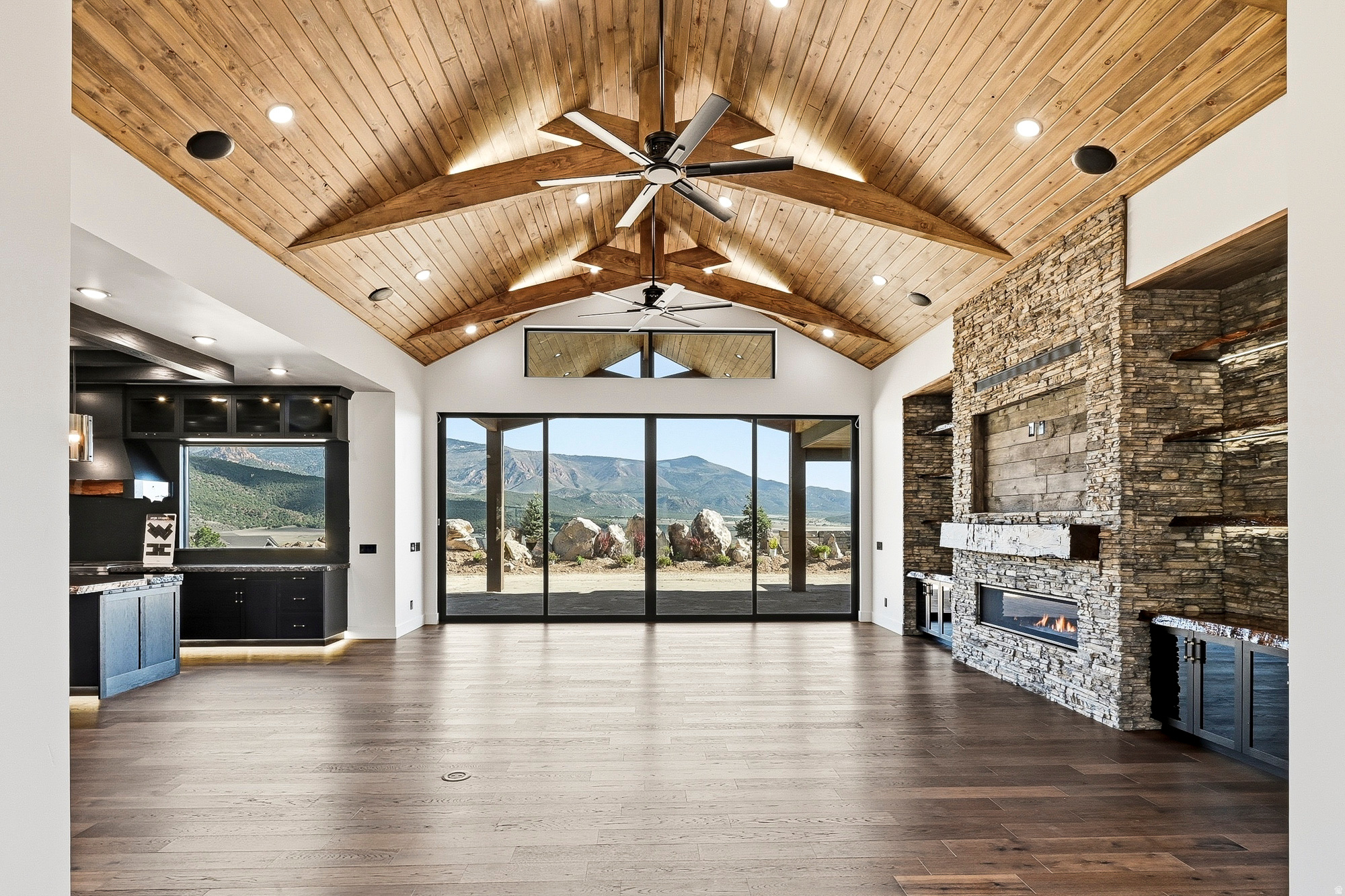 EAGLE RIDGE AT SOUTH MOUNTAIN - Residential
