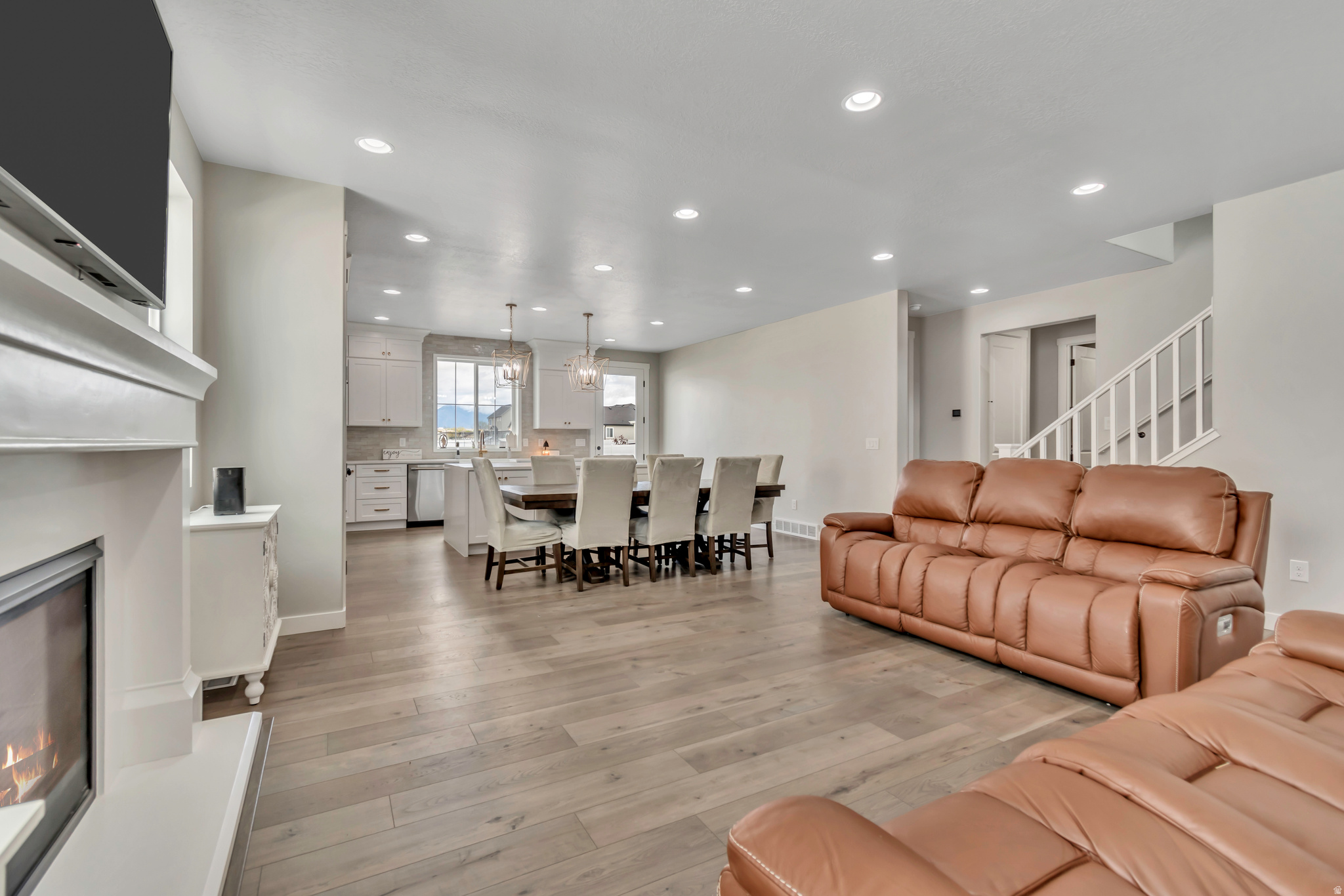 CRANEFIELDESTCLT1313 - Residential