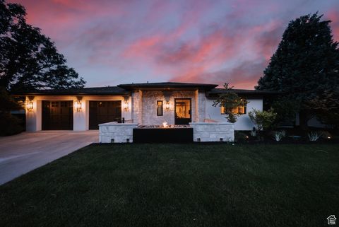 Photo of 2108 S SCENIC DR, Salt Lake City, UT 84109 (MLS # 2093442)