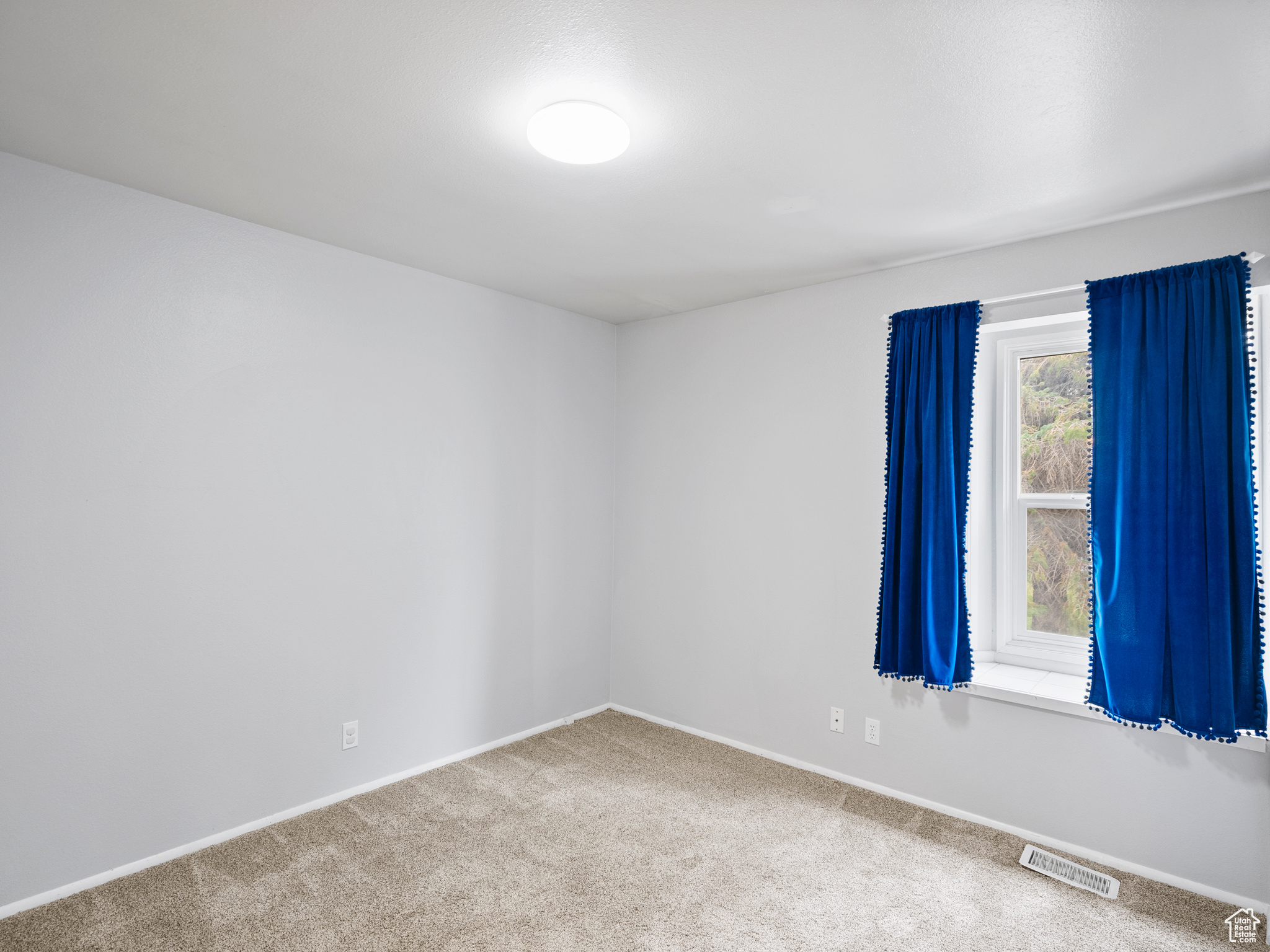 HIDDEN VILLAGE - Residential