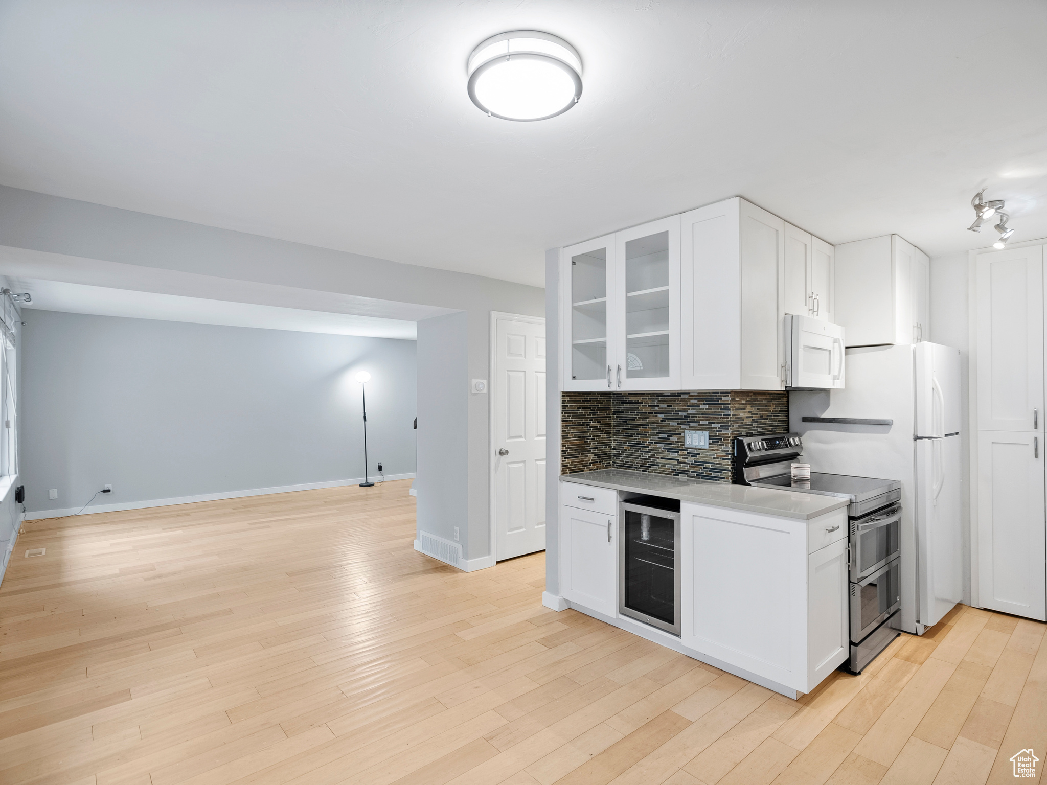 HIDDEN VILLAGE - Residential