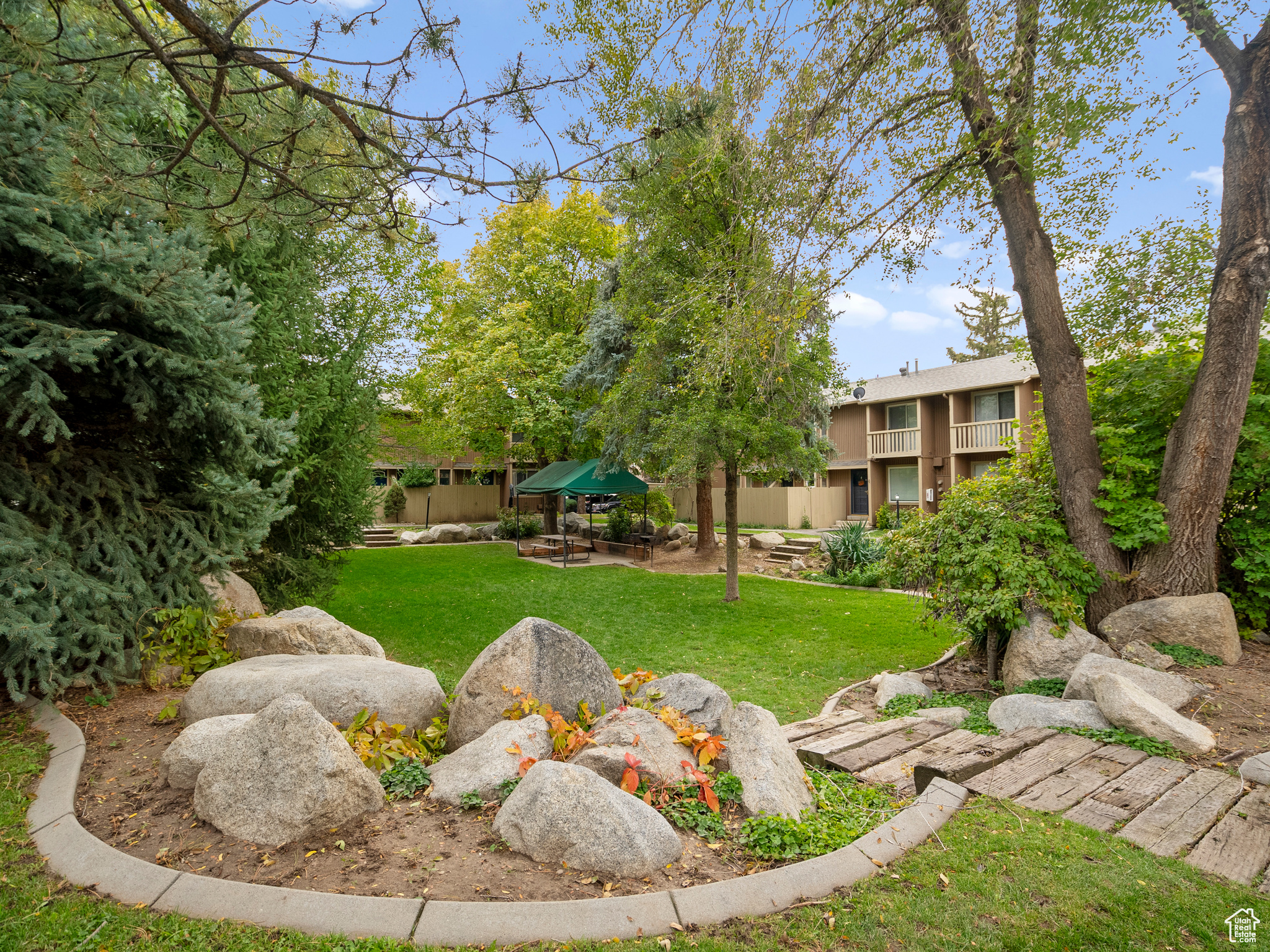 HIDDEN VILLAGE - Residential