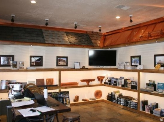 SUMMIT PARK SUBDIVISION - Commercial Lease