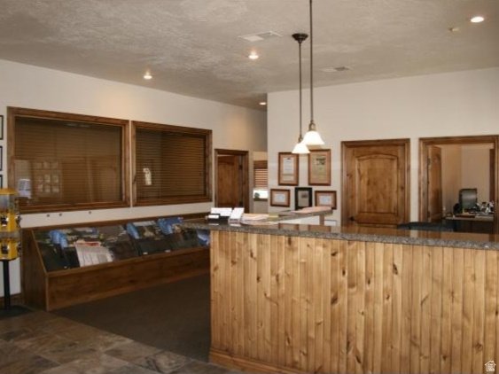 SUMMIT PARK SUBDIVISION - Commercial Lease