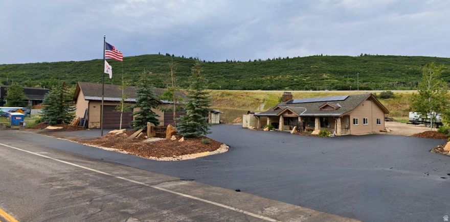 1,620 SF Freestanding Office/Retail 2,500 SF Warehouse Two (2) 12'x14' GL Doors One (1) 10'x10' GL Doors To Garage Year Built: 1982 Lot Size: 0.51 Acres Easy Access To Freeway Top Of Parleys Canyon LED: 12/31/2029