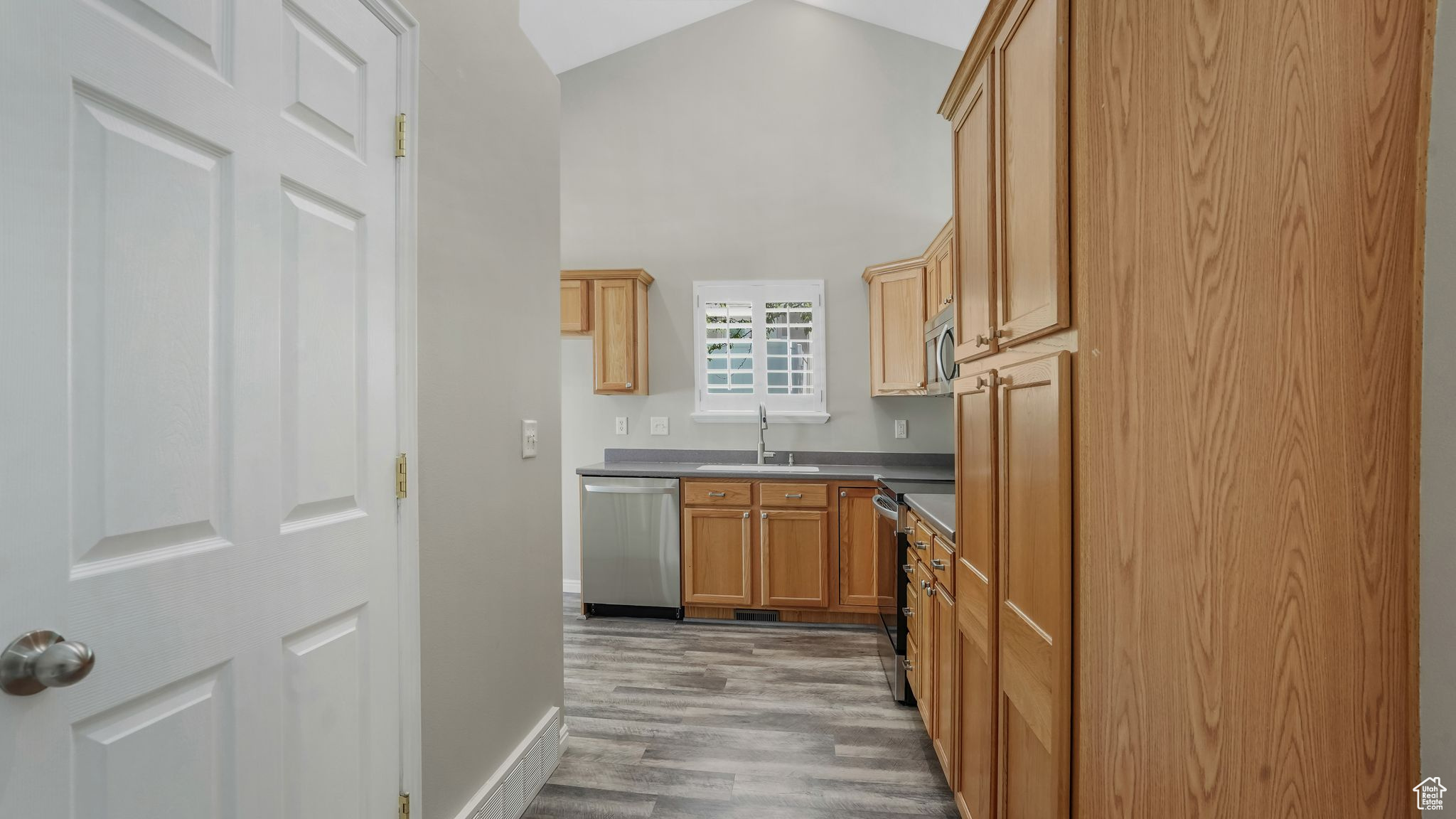 3062 W Davencourt Loop, Lehi, Utah image 6