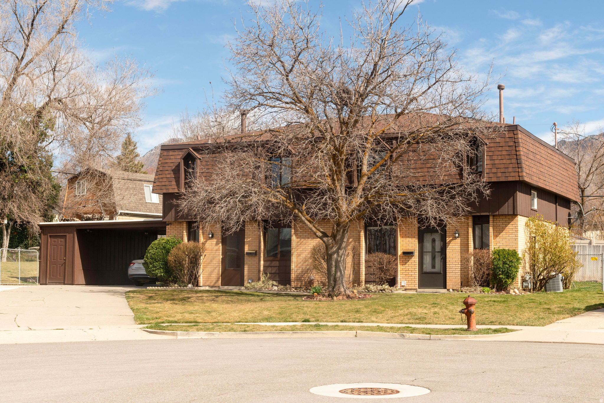 WELLINGTON CIRCLE SUB - Residential Income