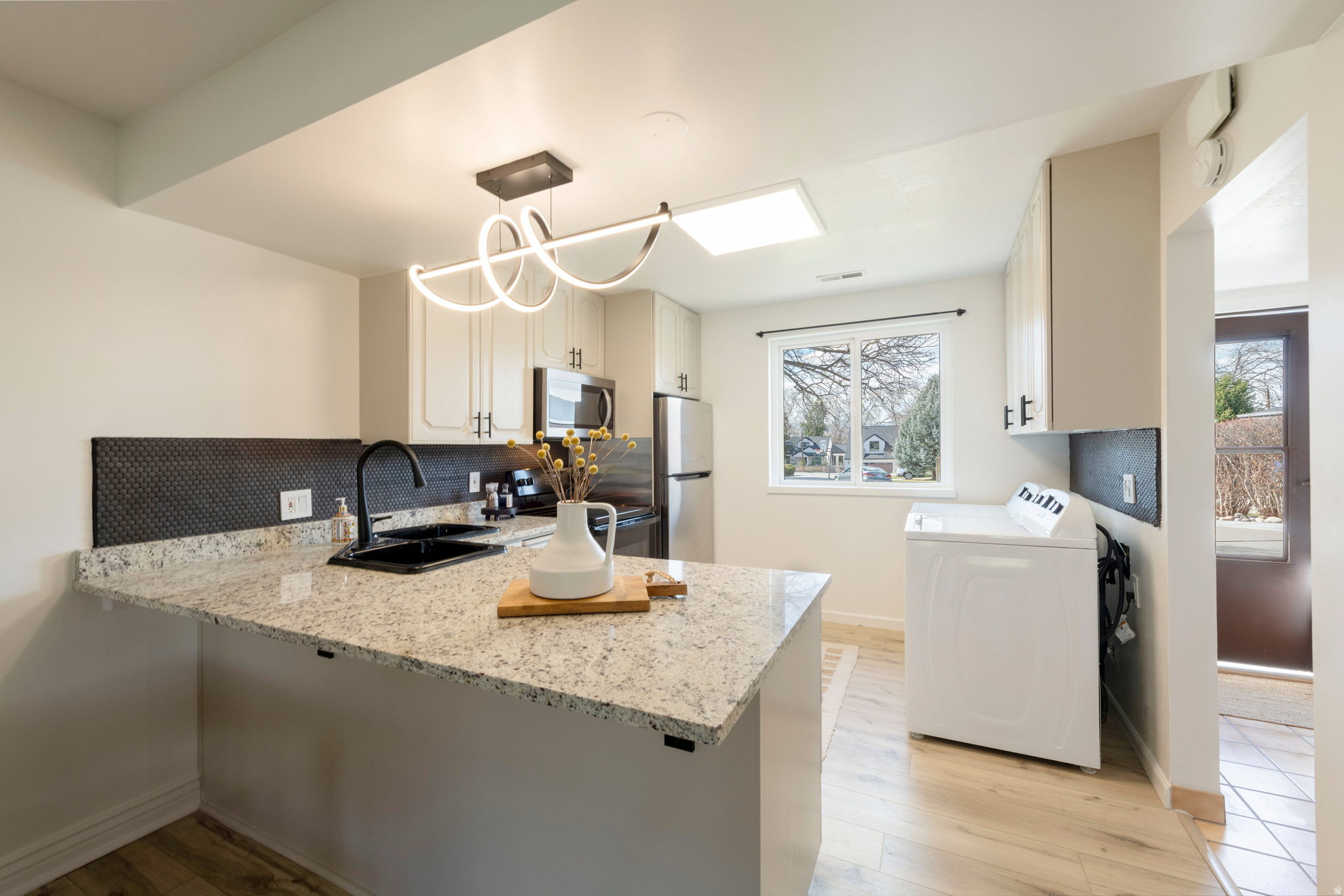 WELLINGTON CIRCLE SUB - Residential Income