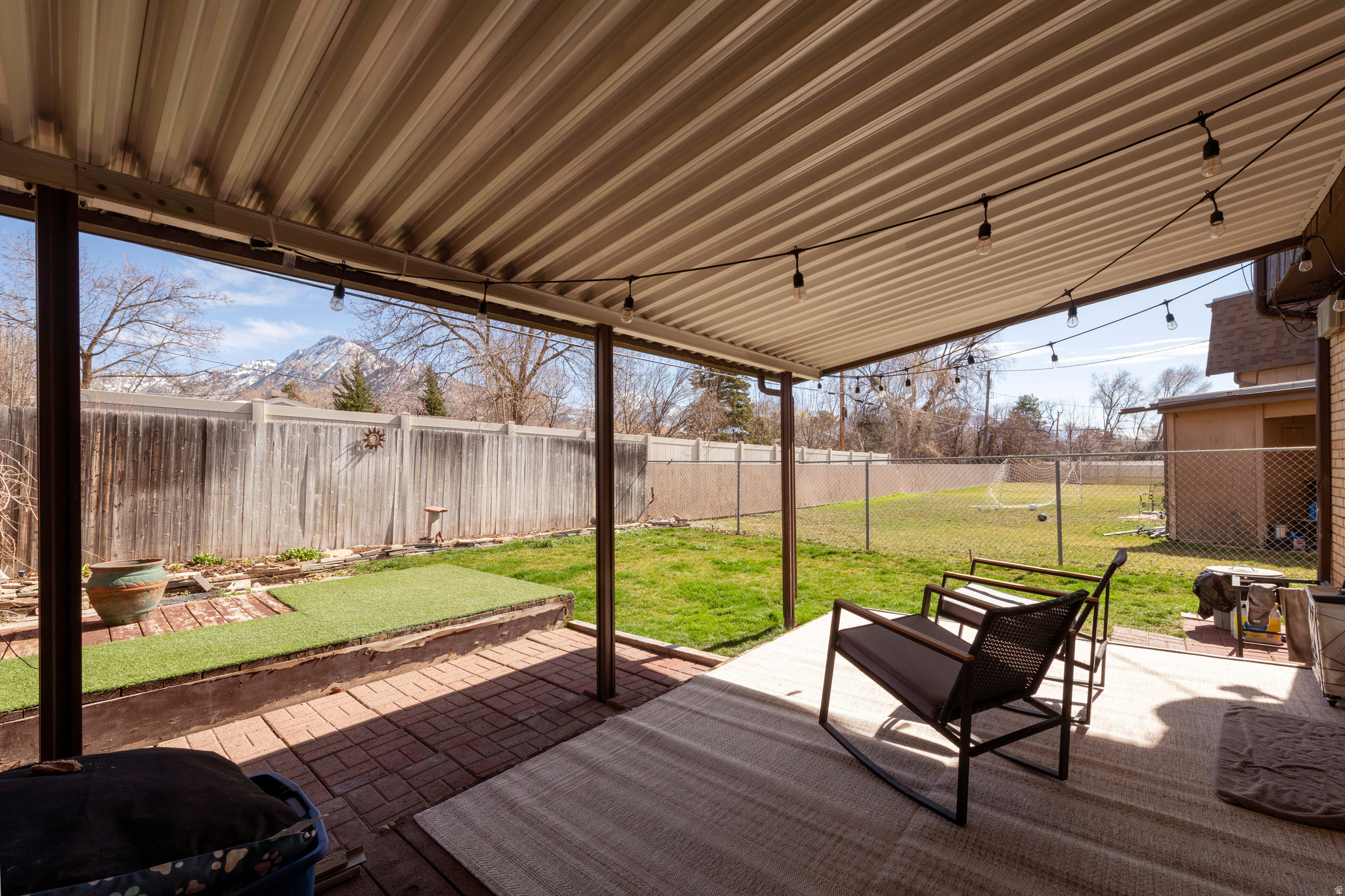 WELLINGTON CIRCLE SUB - Residential Income