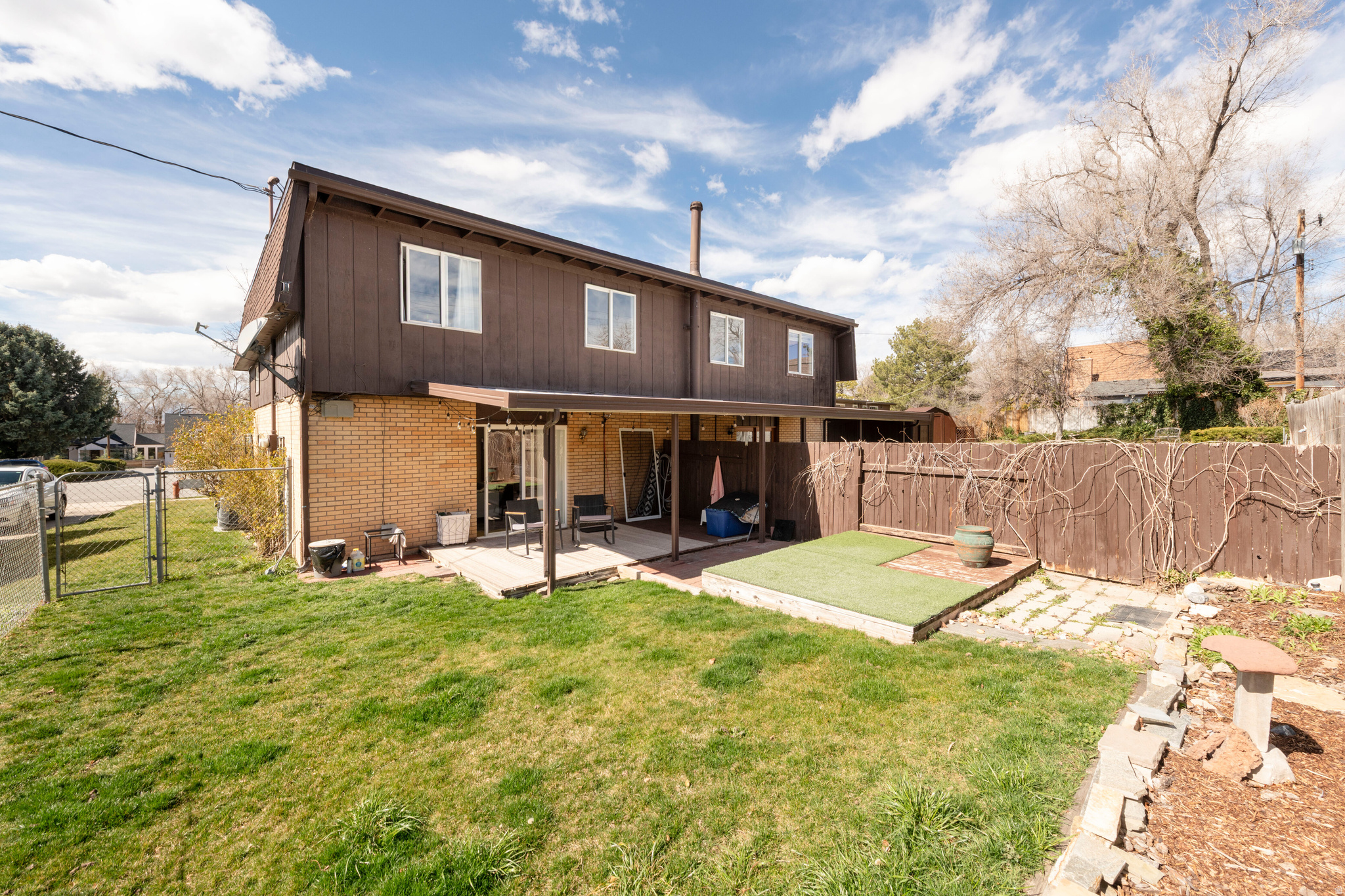 WELLINGTON CIRCLE SUB - Residential Income