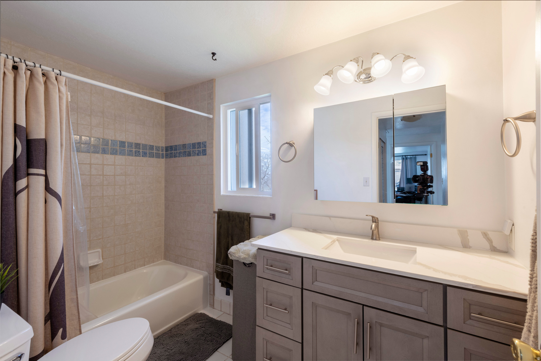 WELLINGTON CIRCLE SUB - Residential Income