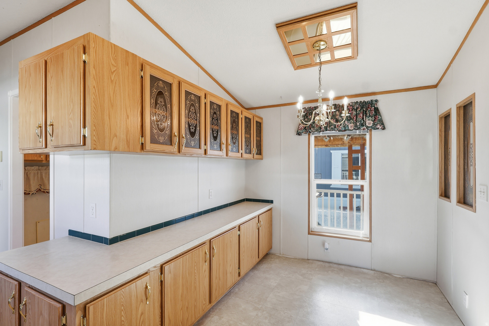 TOWN & COUNTRY ESTATES - Residential