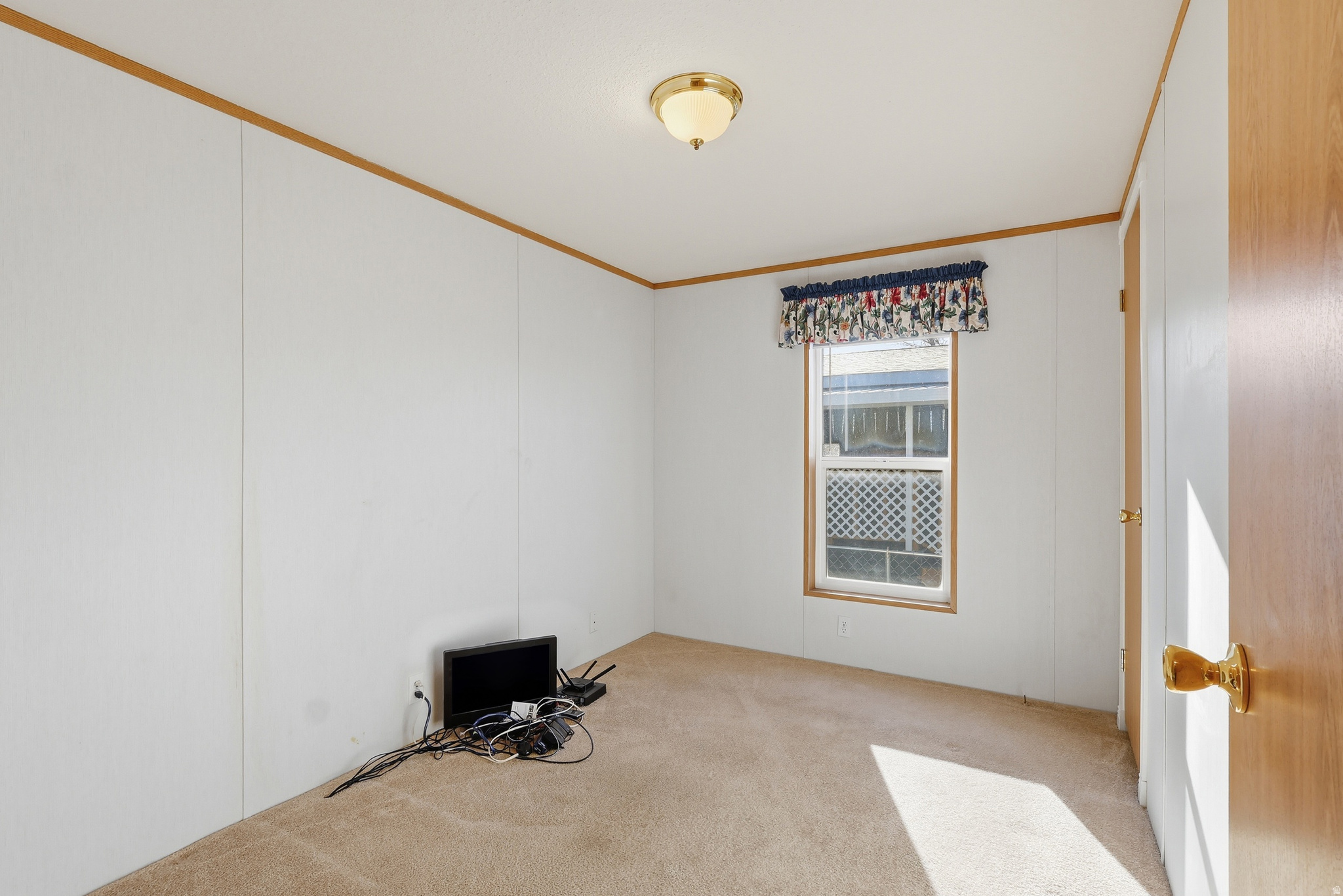 TOWN & COUNTRY ESTATES - Residential