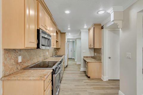 Tiny photo for 111 CANDLEWOOD PL, Provo, UT 84604 (MLS # 2129249)