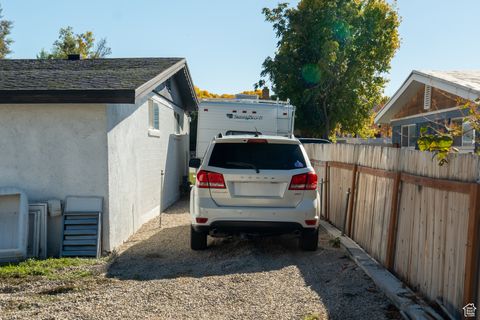 Tiny photo for 366 W 1000 N, Bountiful, UT 84010 (MLS # 2118725)
