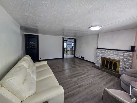 Tiny photo for 366 W 1000 N, Bountiful, UT 84010 (MLS # 2118725)