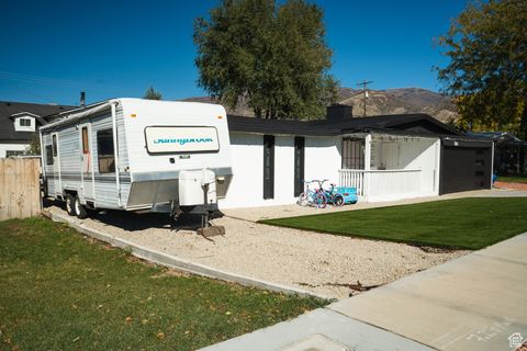 Tiny photo for 366 W 1000 N, Bountiful, UT 84010 (MLS # 2118725)
