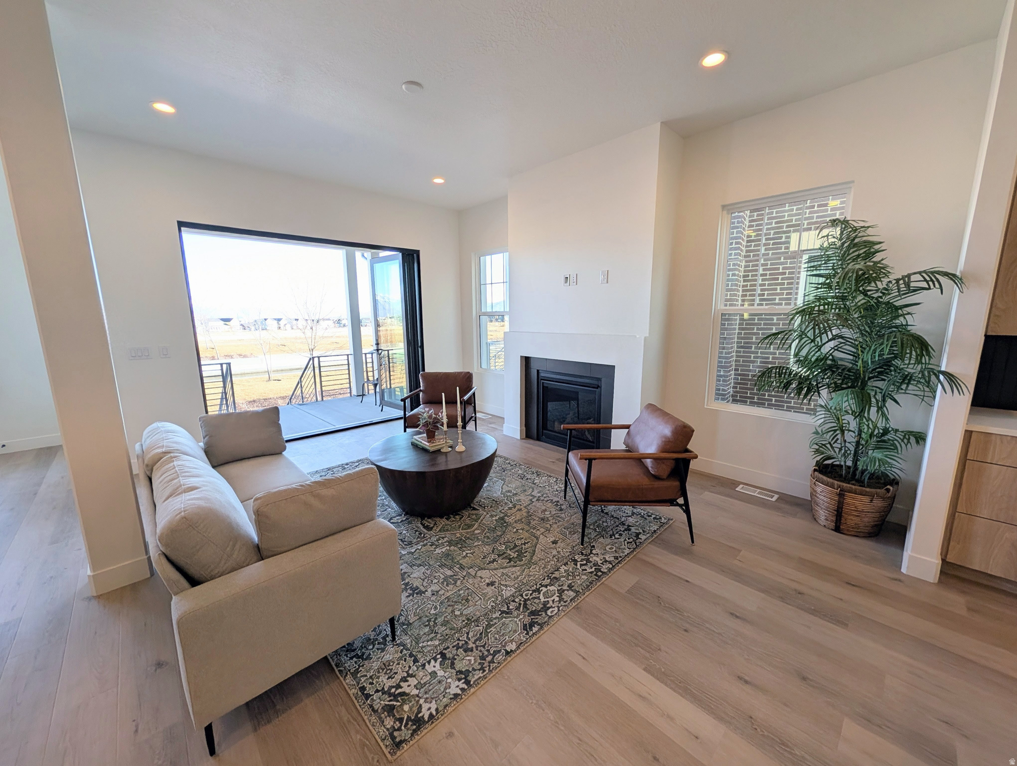 DAYBREAK - Residential Income