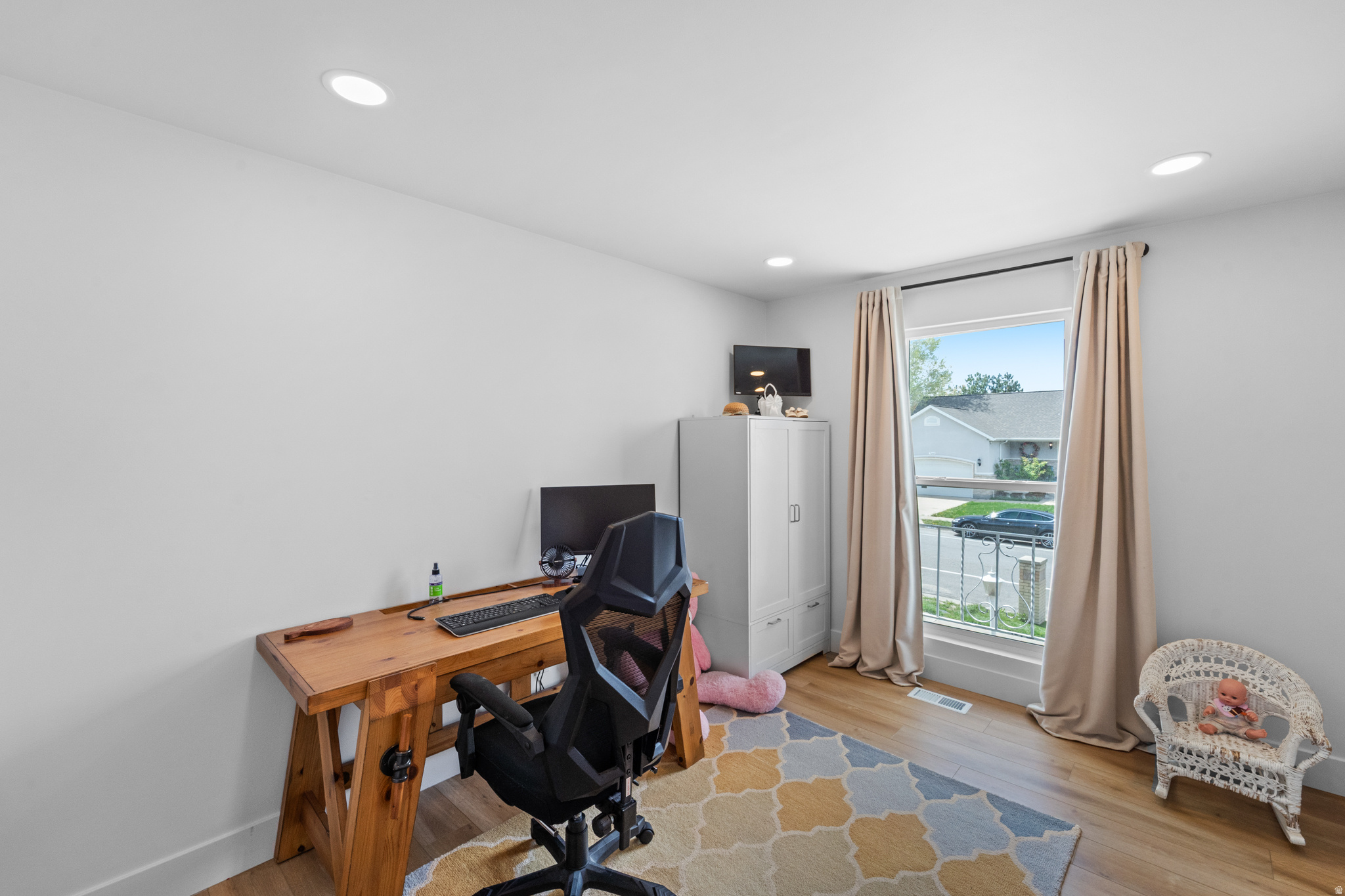 PONDORAY PARK - Residential