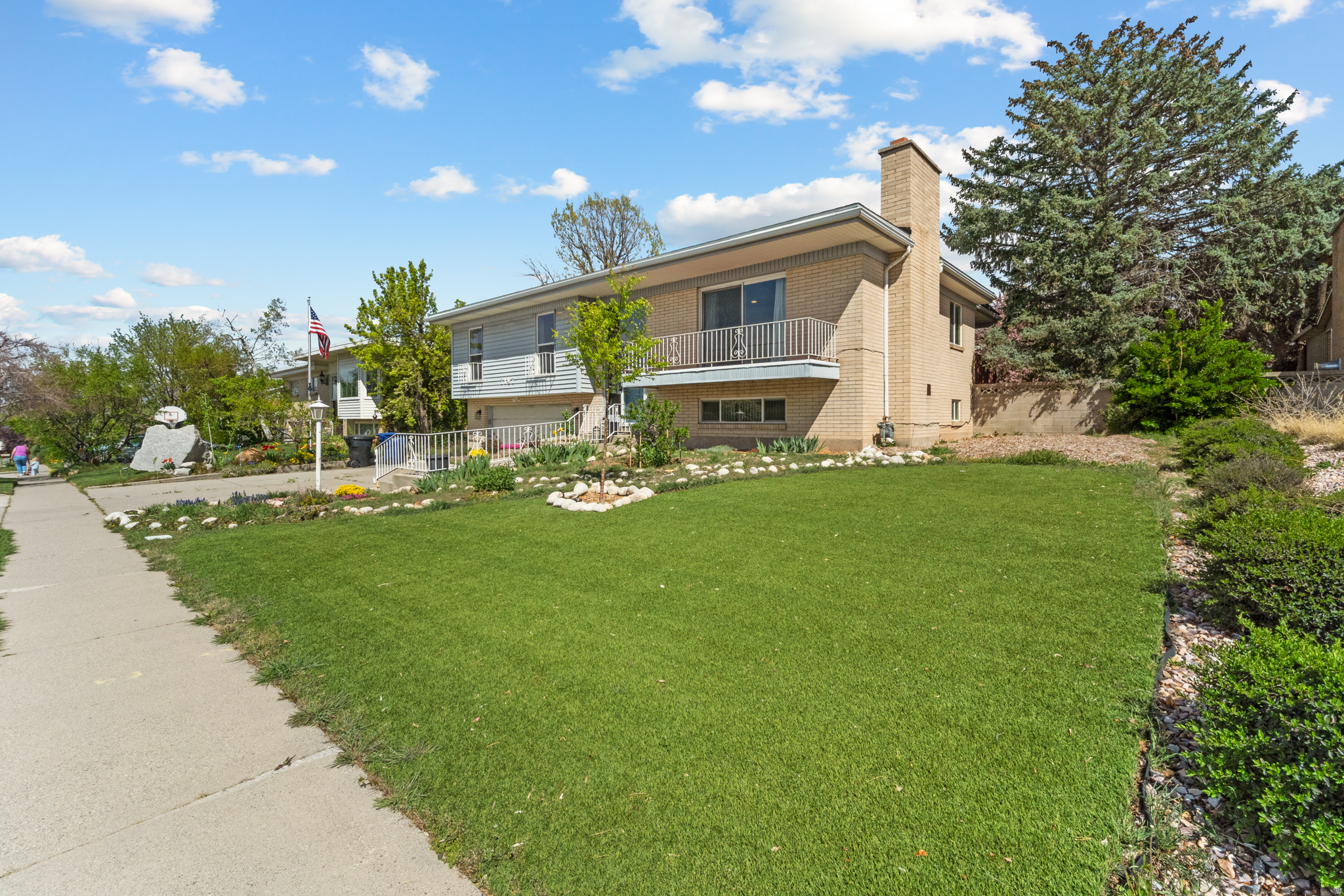 PONDORAY PARK - Residential