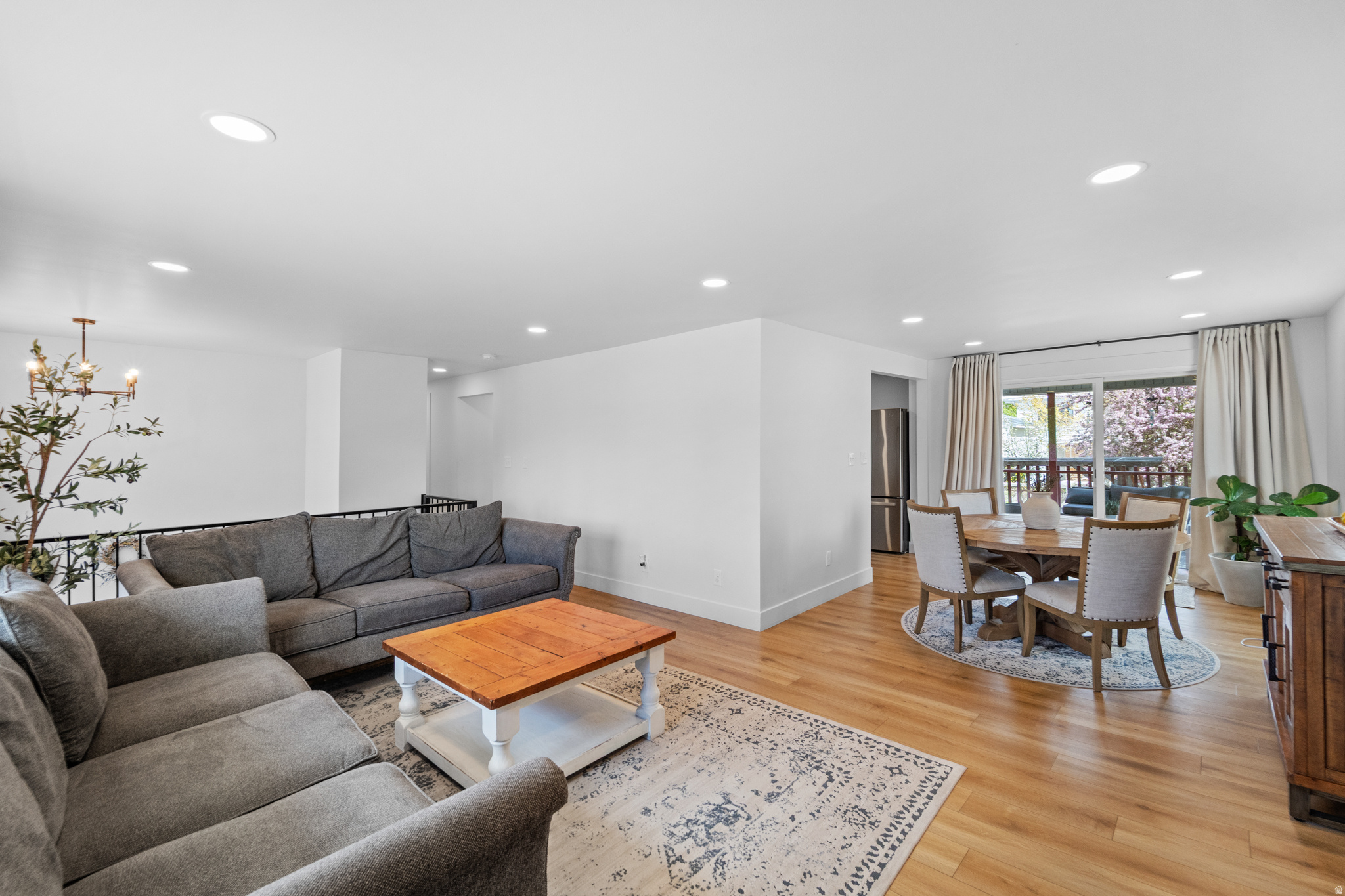 PONDORAY PARK - Residential