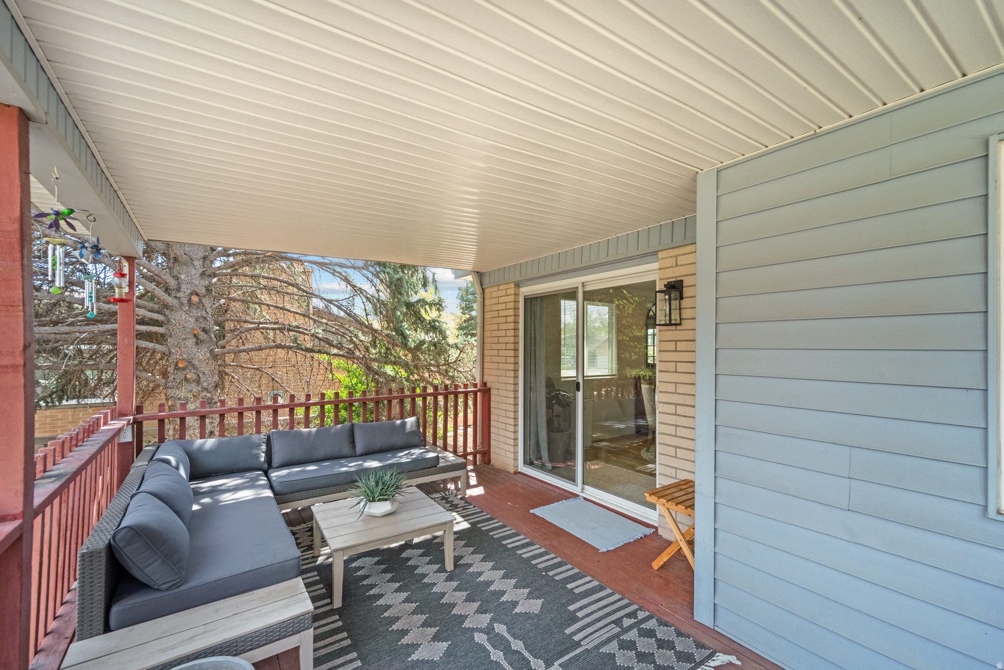 PONDORAY PARK - Residential