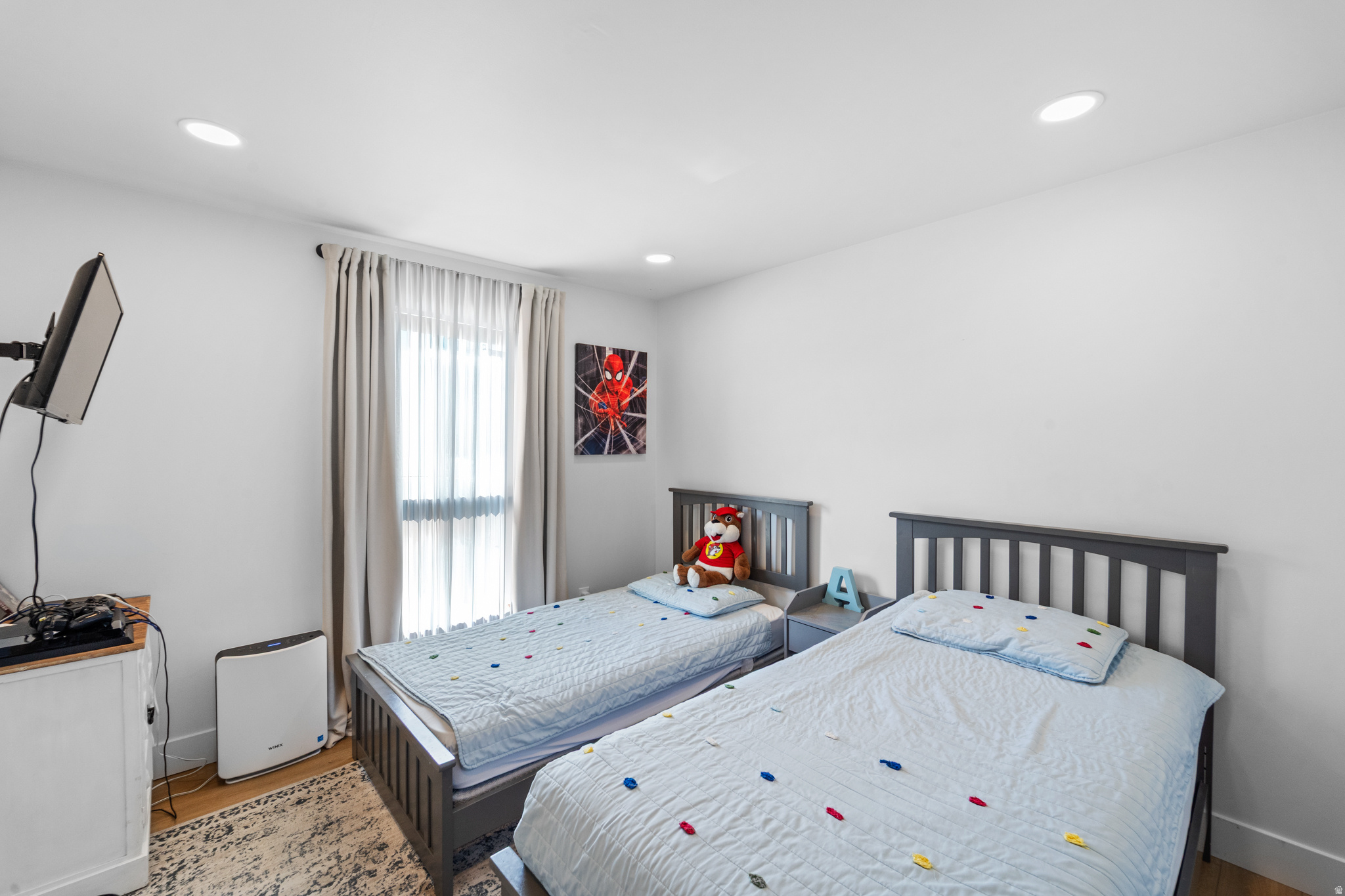 PONDORAY PARK - Residential