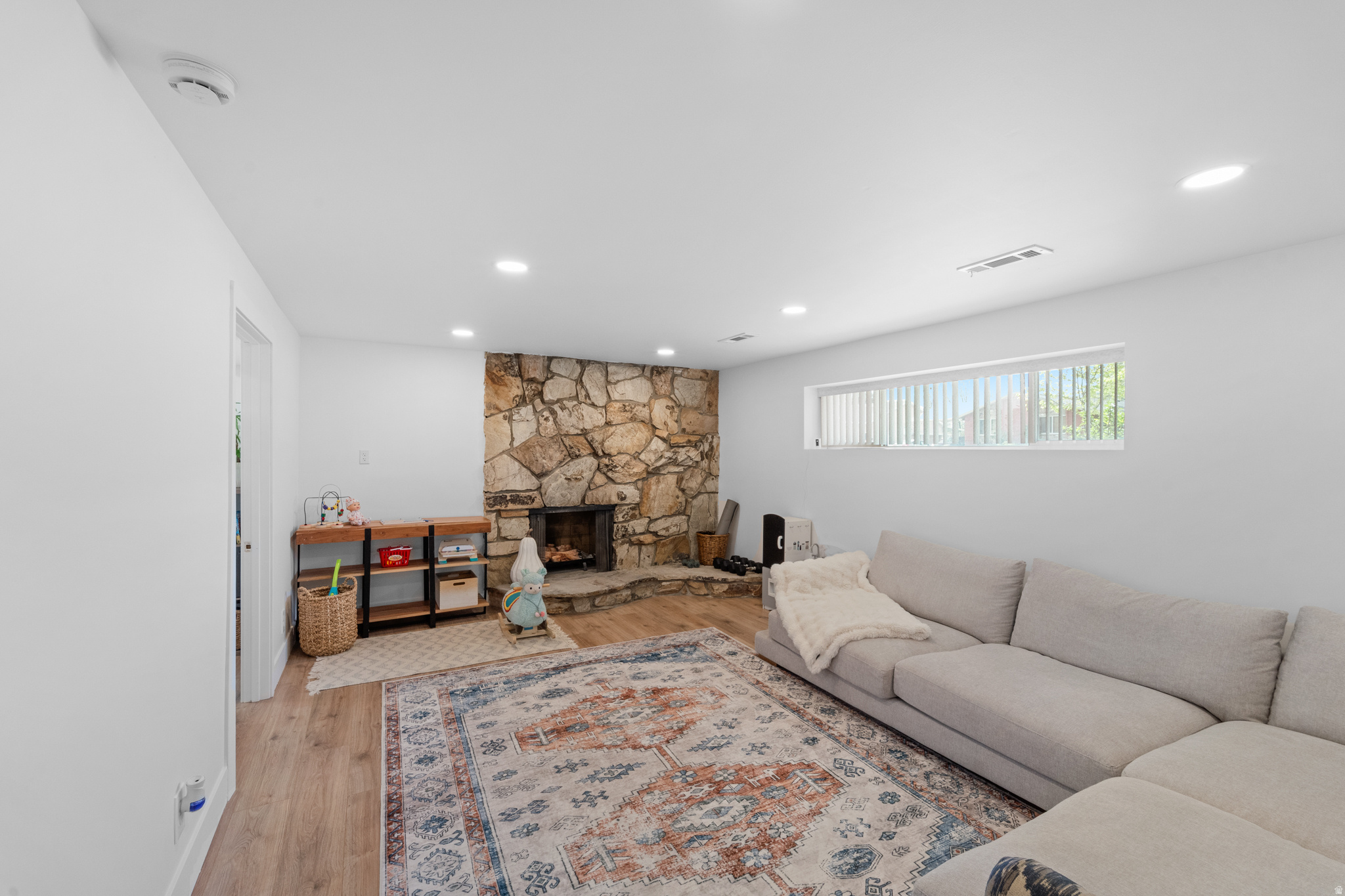 PONDORAY PARK - Residential