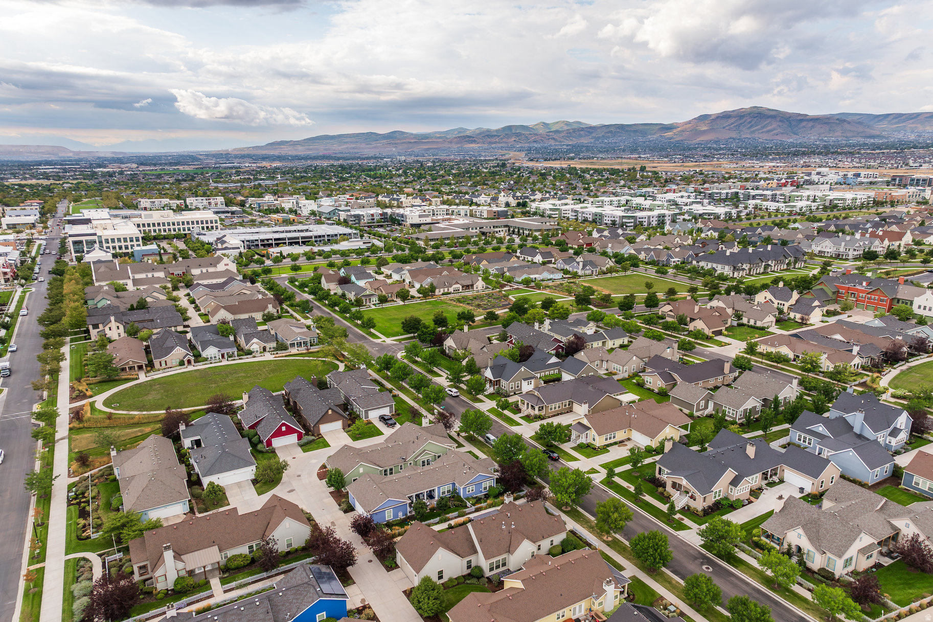 DAYBREAK GARDEN PARK - Residential