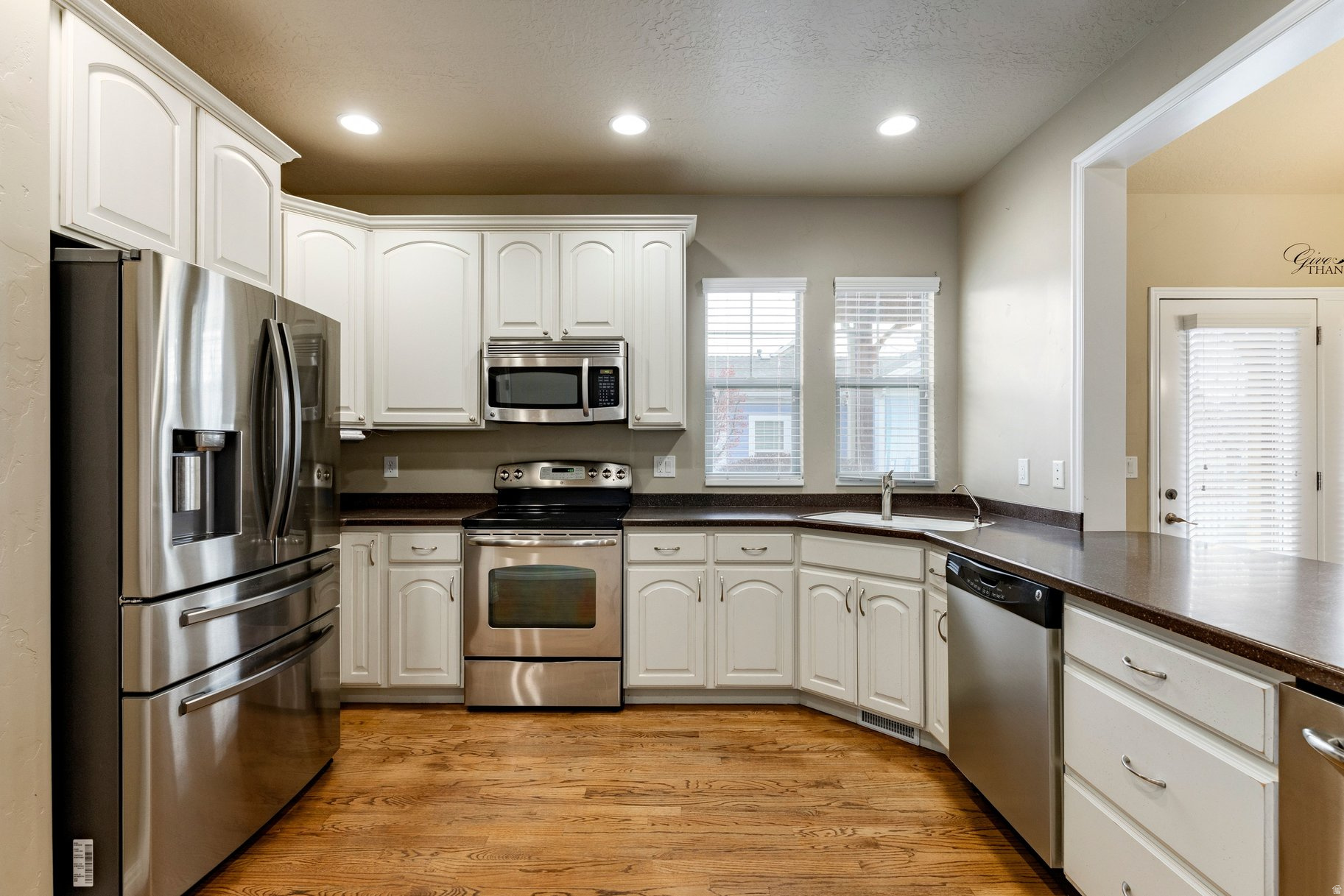 DAYBREAK GARDEN PARK - Residential