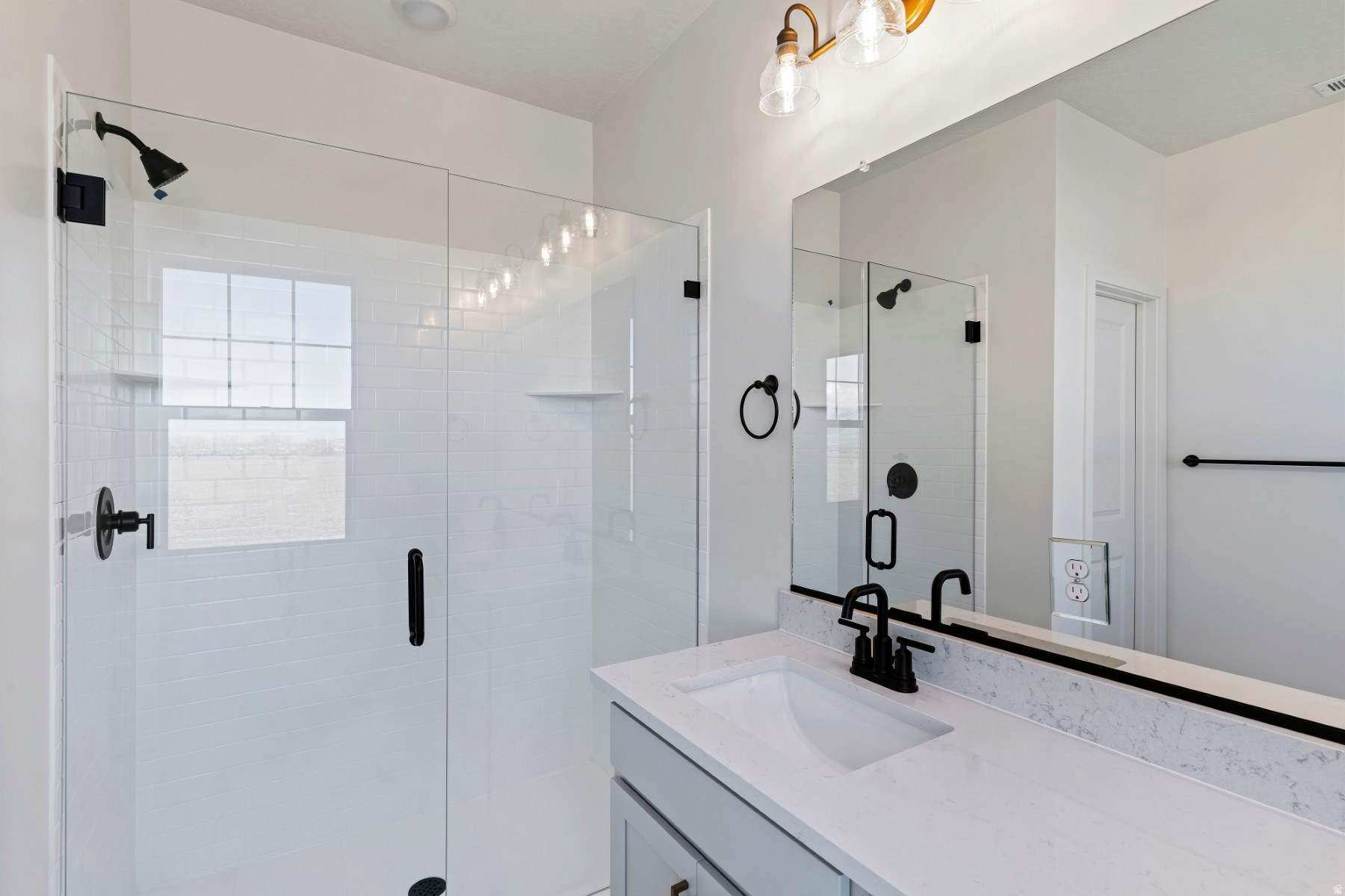 BEACON POINTE - Residential