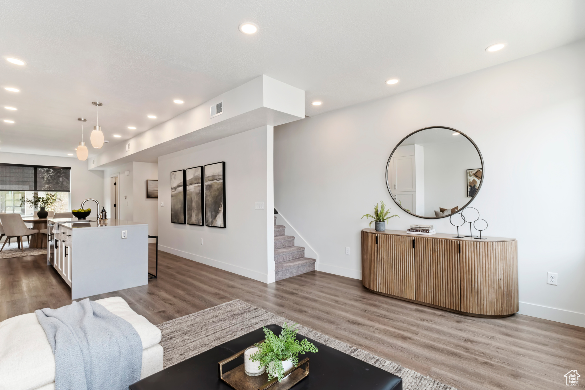 TOWNS AT 400 - Residential