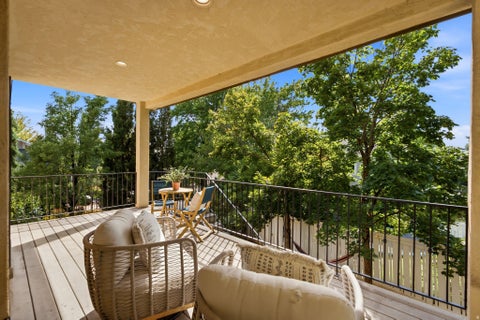 Tiny photo for 1017 N OAKRIDGE DR, Farmington, UT 84025 (MLS # 2178786)