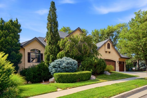 Tiny photo for 1017 N OAKRIDGE DR, Farmington, UT 84025 (MLS # 2178786)