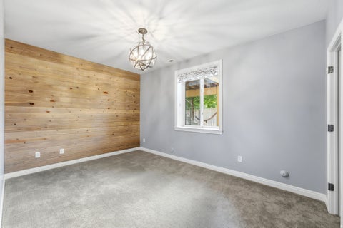 Tiny photo for 1017 N OAKRIDGE DR, Farmington, UT 84025 (MLS # 2178786)